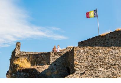 Venez visiter le Château Féodal de La Roche-en-Ardenne datant du IX