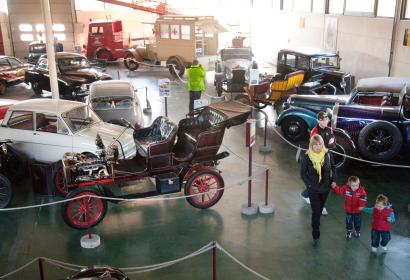 Découvrez l'histoire de l'automobile et du transport routier depuis 1895 au Musée de l'Auto Mahymobiles à Leuze-en-Hainaut